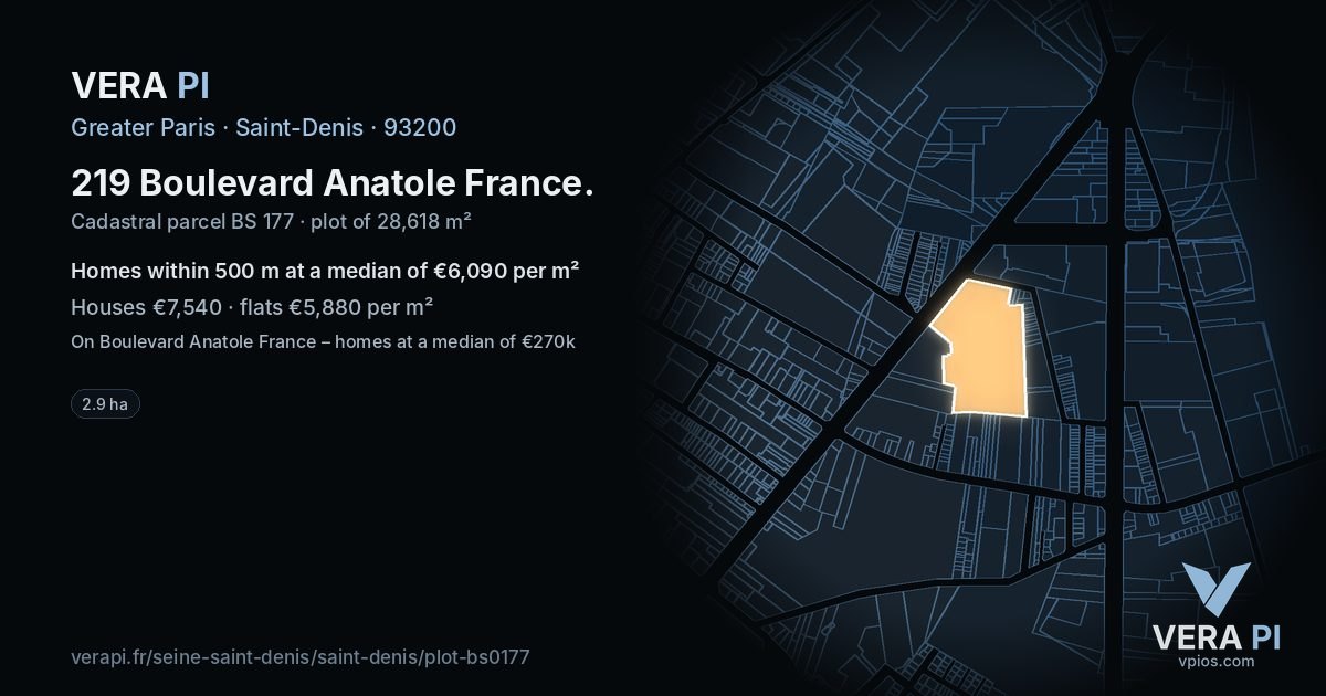 219 Boulevard Anatole France, Saint-Denis at night – the plot lit, the parcels around coloured by the prices near them
