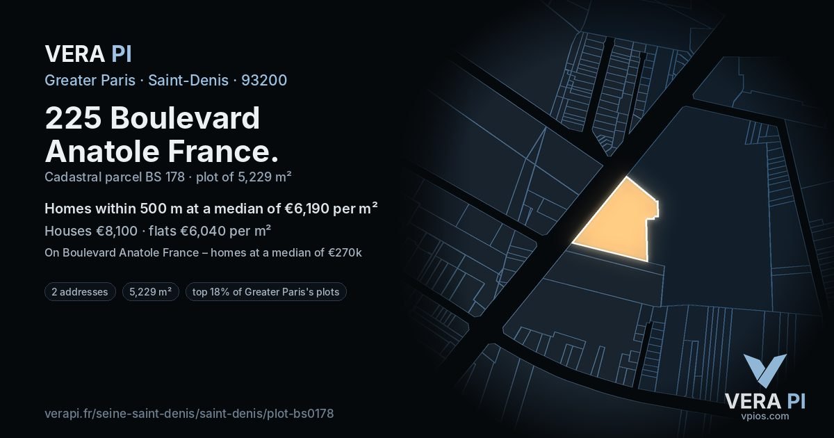 225 Boulevard Anatole France, Saint-Denis at night – the plot lit, the parcels around coloured by the prices near them