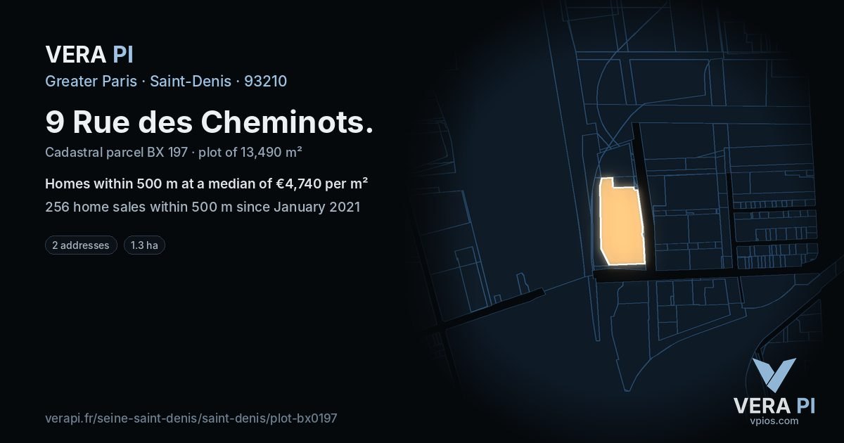 9 Rue des Cheminots, Saint-Denis at night – the plot lit, the parcels around coloured by the prices near them