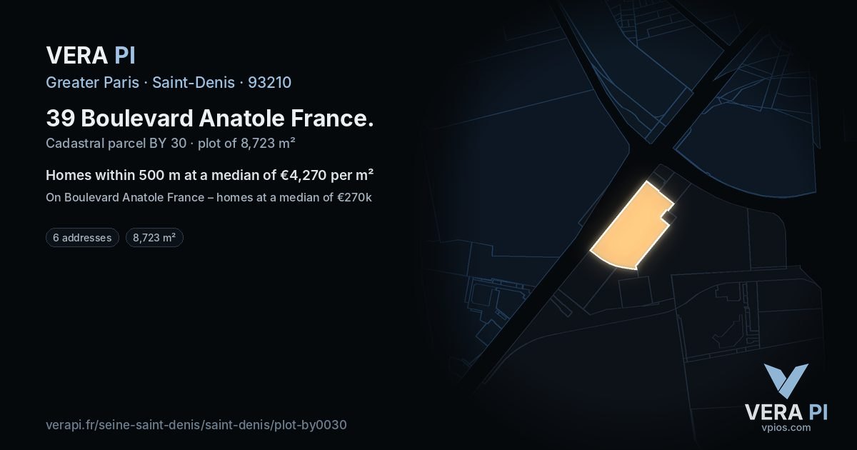 39 Boulevard Anatole France, Saint-Denis at night – the plot lit, the parcels around coloured by the prices near them