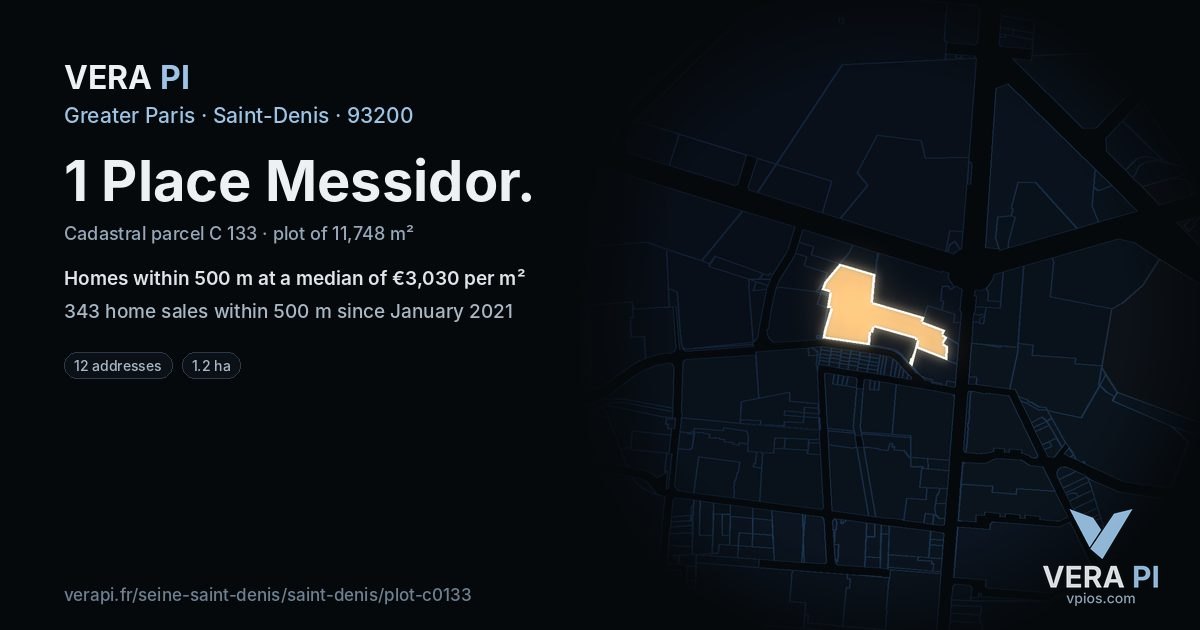 1 Place Messidor, Saint-Denis at night – the plot lit, the parcels around coloured by the prices near them
