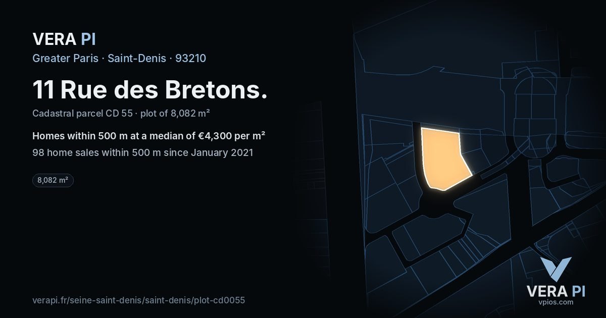 11 Rue des Bretons, Saint-Denis at night – the plot lit, the parcels around coloured by the prices near them
