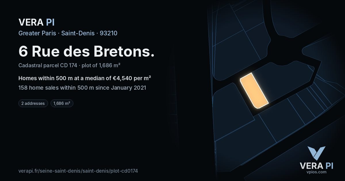 6 Rue des Bretons, Saint-Denis at night – the plot lit, the parcels around coloured by the prices near them