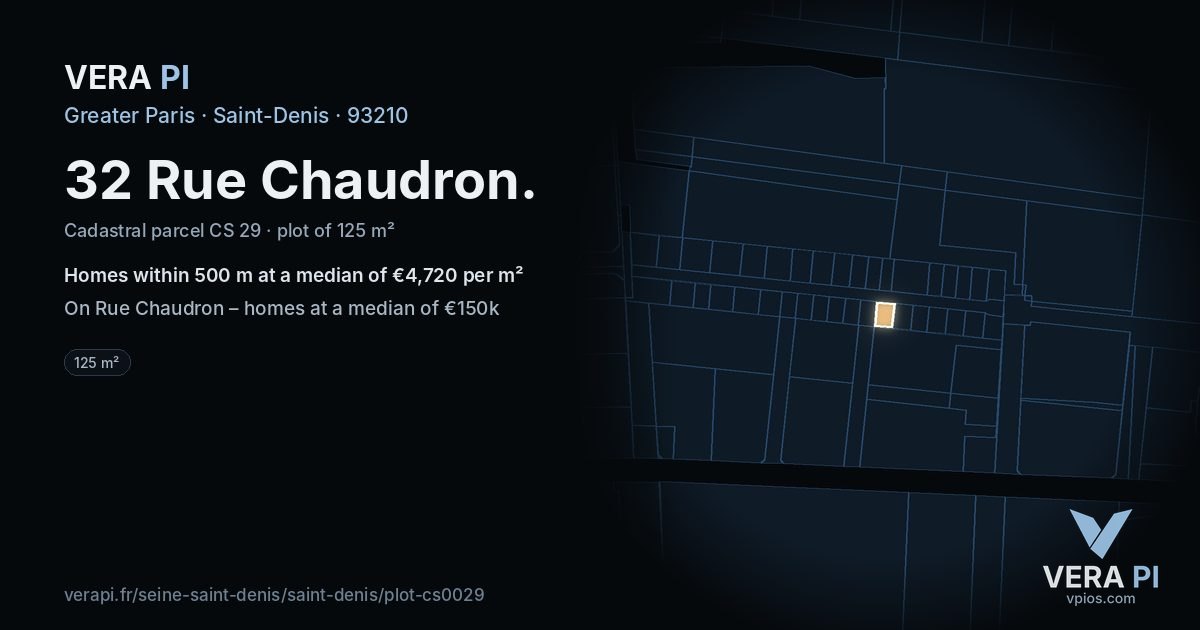 32 Rue Chaudron, Saint-Denis at night – the plot lit, the parcels around coloured by the prices near them