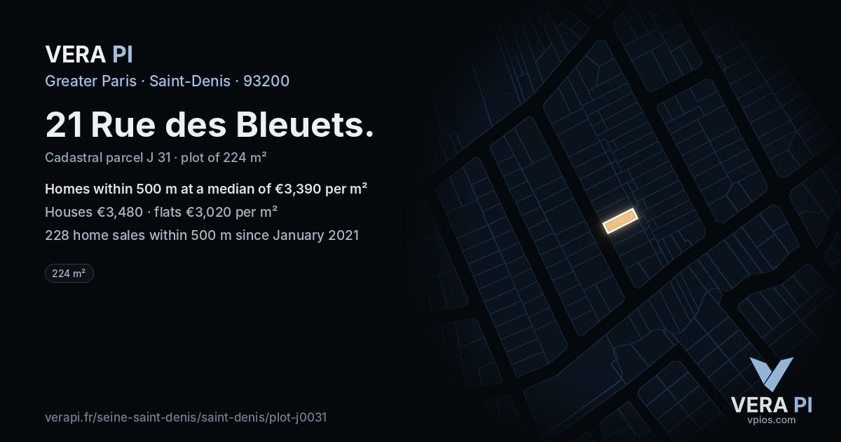 21 Rue des Bleuets, Saint-Denis at night – the plot lit, the parcels around coloured by the prices near them