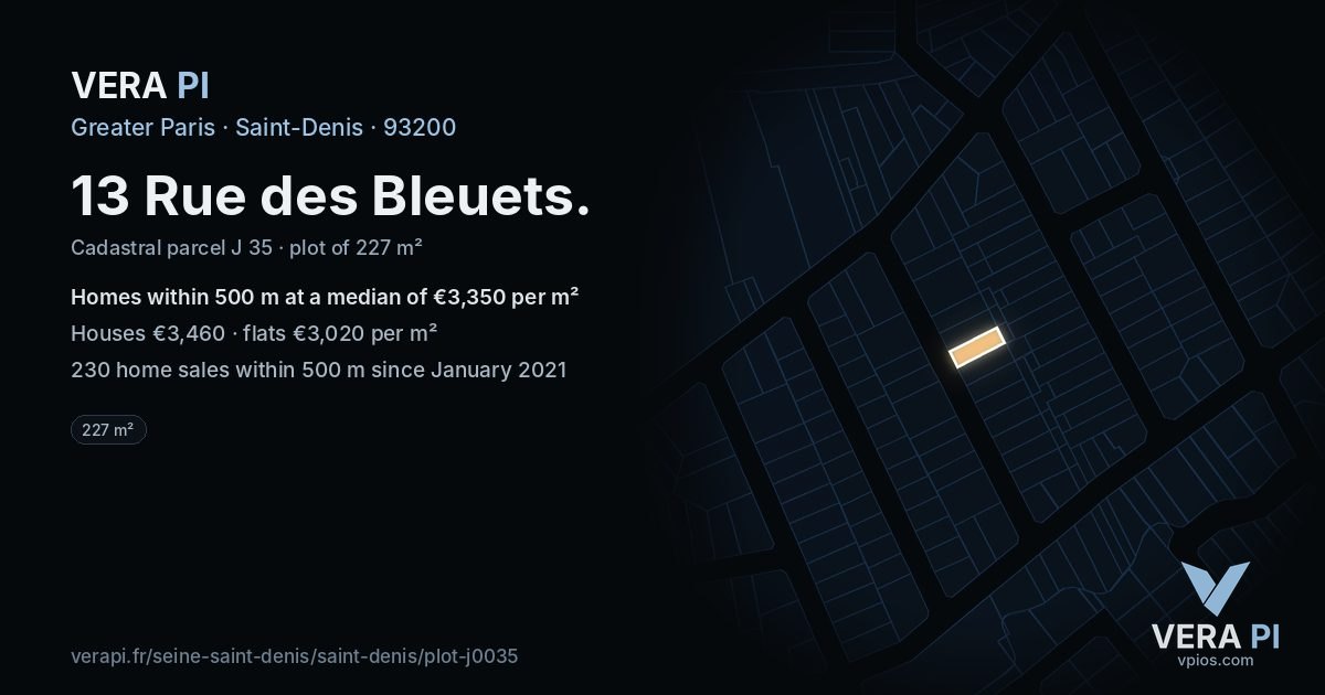13 Rue des Bleuets, Saint-Denis at night – the plot lit, the parcels around coloured by the prices near them