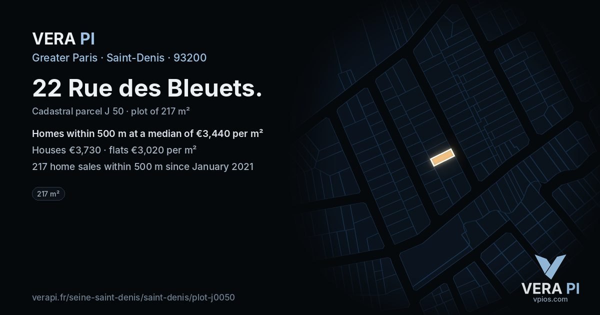 22 Rue des Bleuets, Saint-Denis at night – the plot lit, the parcels around coloured by the prices near them