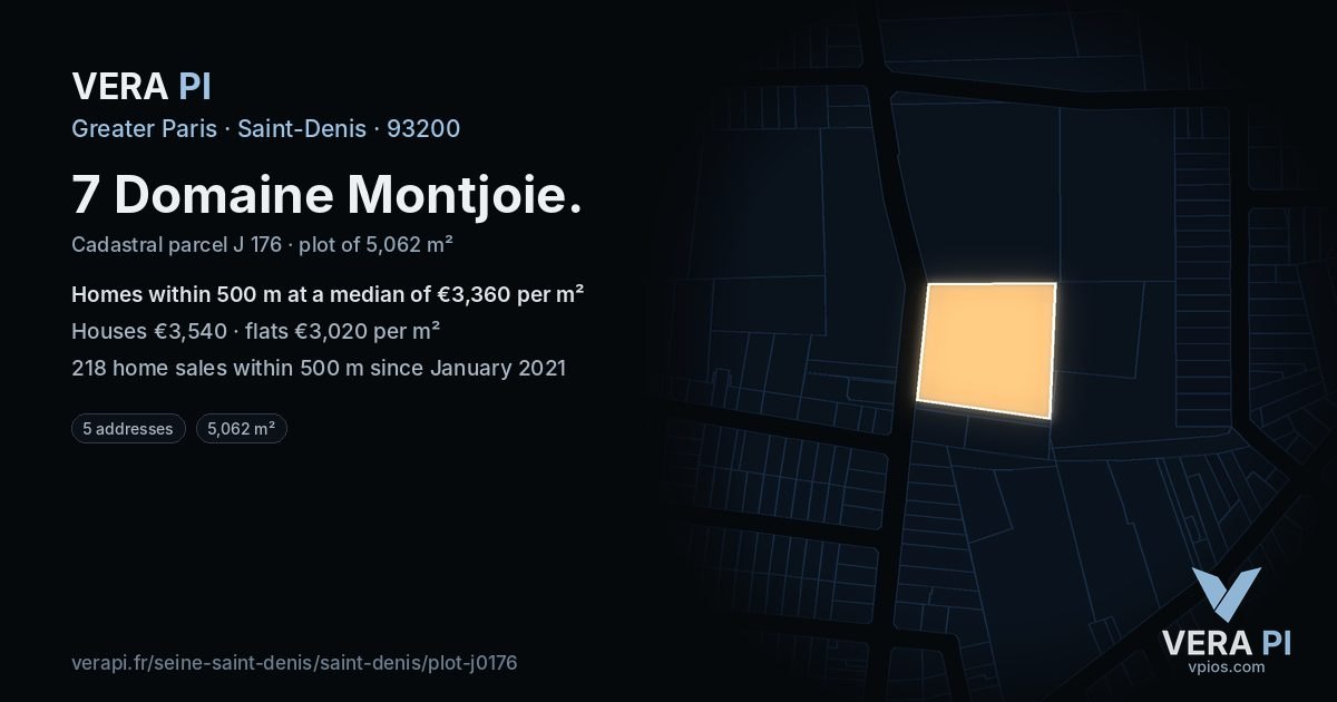 7 Domaine Montjoie, Saint-Denis at night – the plot lit, the parcels around coloured by the prices near them