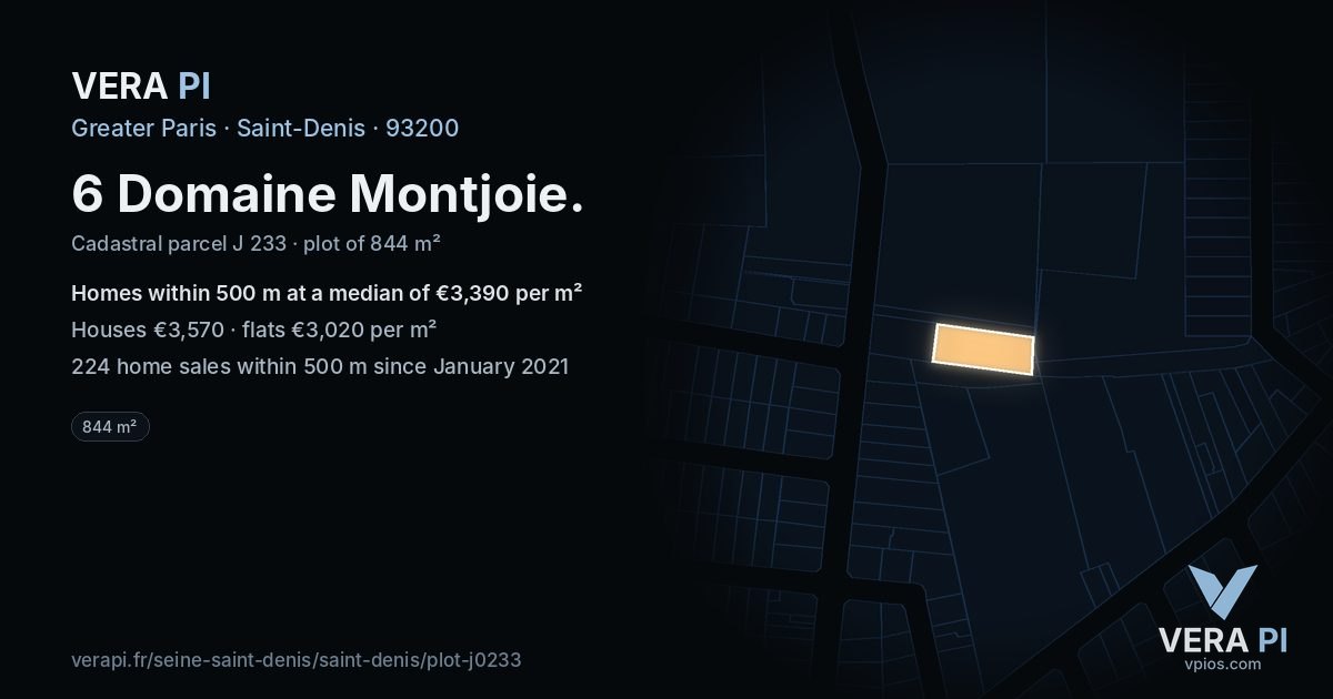 6 Domaine Montjoie, Saint-Denis at night – the plot lit, the parcels around coloured by the prices near them