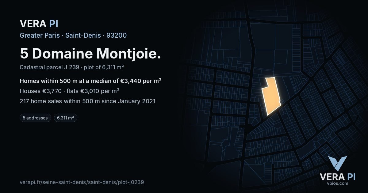 5 Domaine Montjoie, Saint-Denis at night – the plot lit, the parcels around coloured by the prices near them