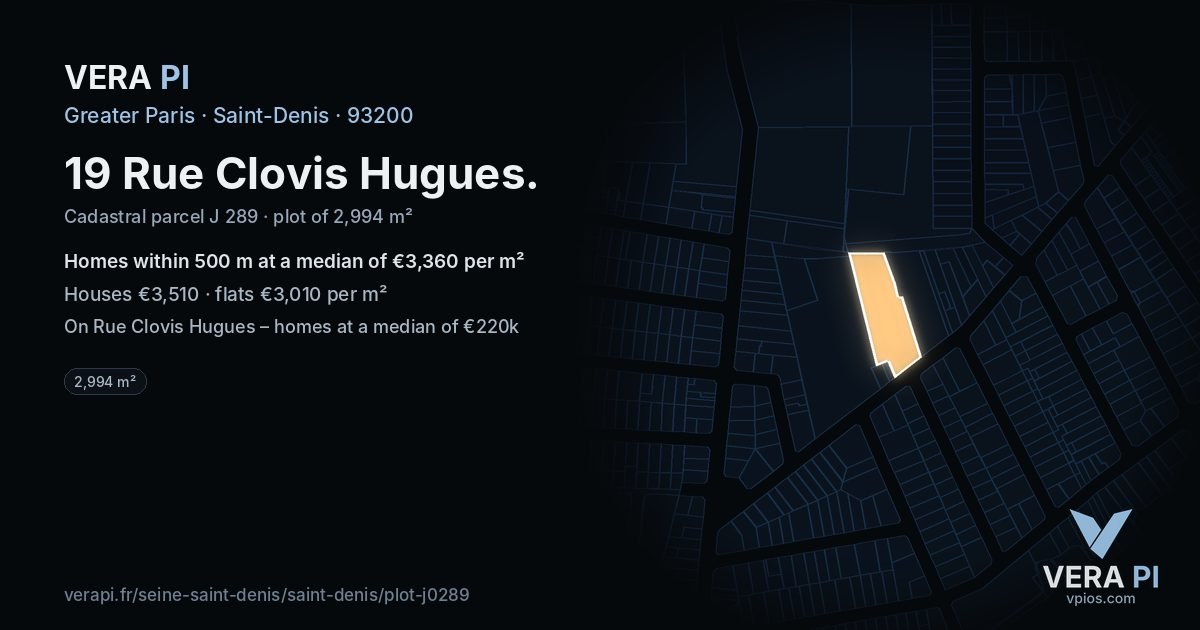 19 Rue Clovis Hugues, Saint-Denis at night – the plot lit, the parcels around coloured by the prices near them
