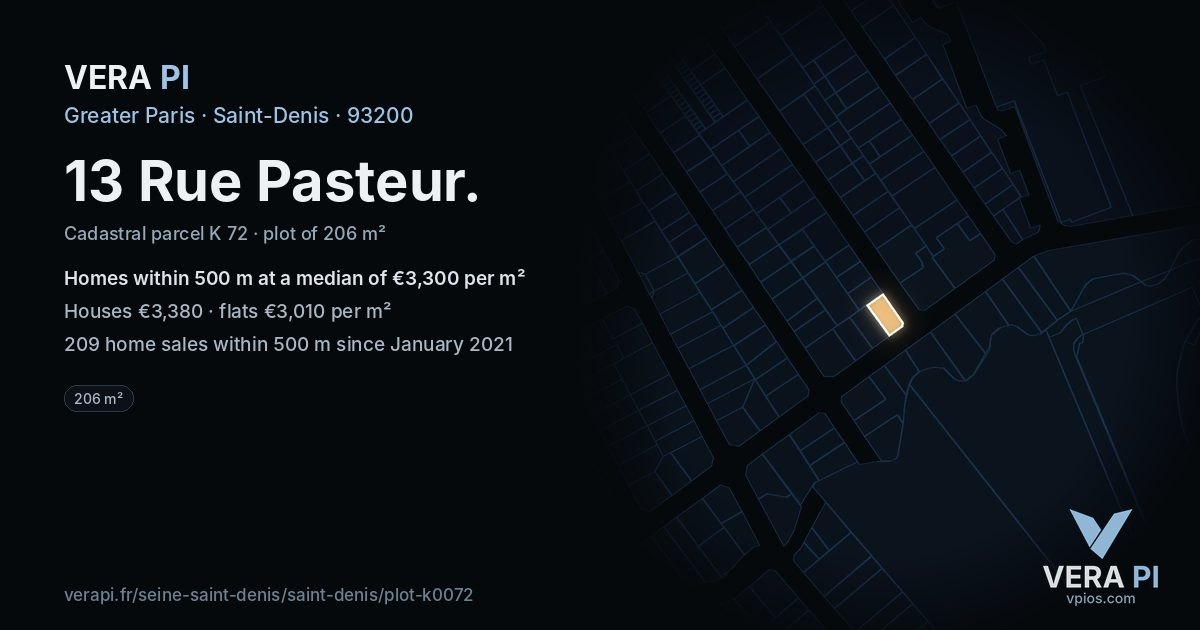 13 Rue Pasteur, Saint-Denis at night – the plot lit, the parcels around coloured by the prices near them