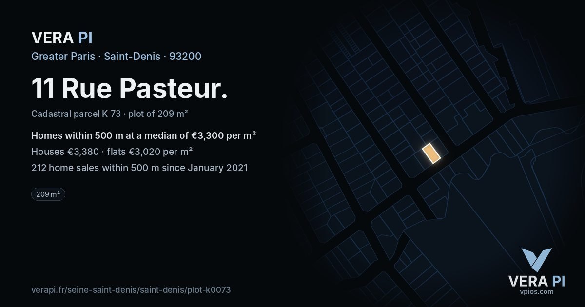 11 Rue Pasteur, Saint-Denis at night – the plot lit, the parcels around coloured by the prices near them