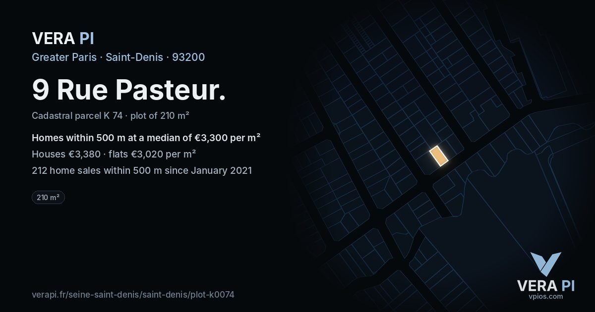 9 Rue Pasteur, Saint-Denis at night – the plot lit, the parcels around coloured by the prices near them