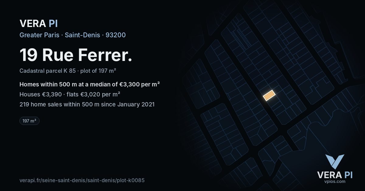 19 Rue Ferrer, Saint-Denis at night – the plot lit, the parcels around coloured by the prices near them
