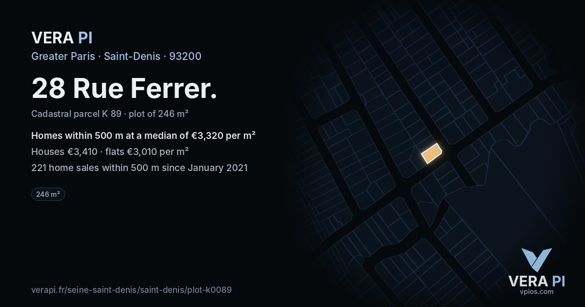 28 Rue Ferrer, Saint-Denis at night – the plot lit, the parcels around coloured by the prices near them