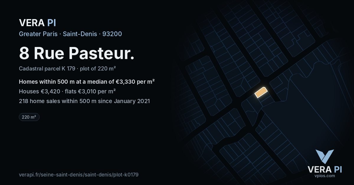 8 Rue Pasteur, Saint-Denis at night – the plot lit, the parcels around coloured by the prices near them