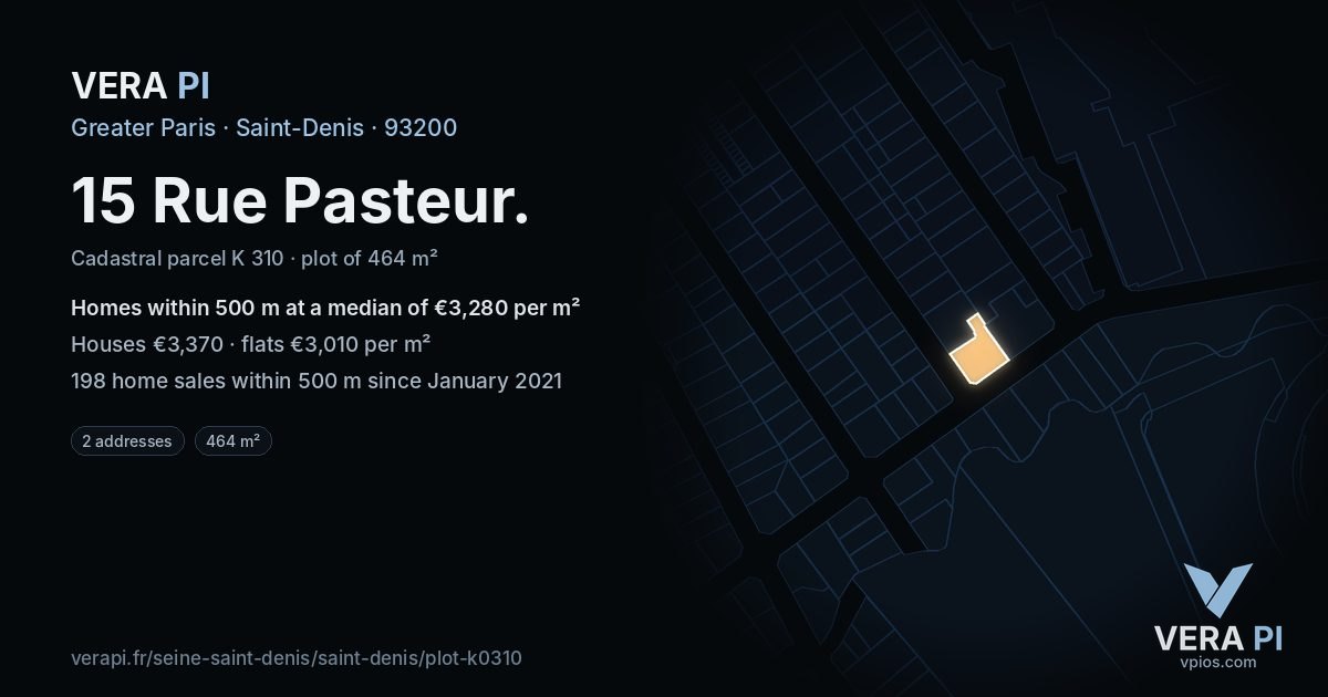 15 Rue Pasteur, Saint-Denis at night – the plot lit, the parcels around coloured by the prices near them
