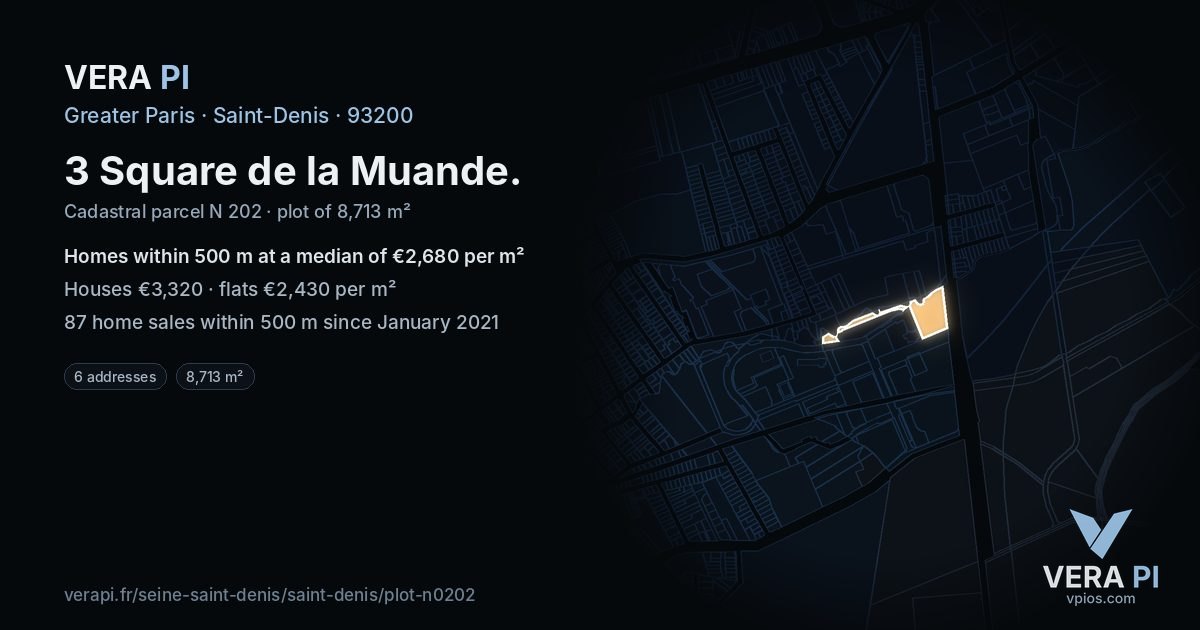 3 Square de la Muande, Saint-Denis at night – the plot lit, the parcels around coloured by the prices near them