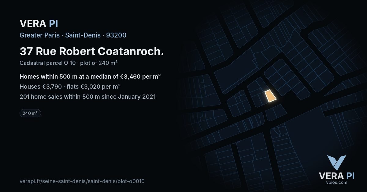 37 Rue Robert Coatanroch, Saint-Denis at night – the plot lit, the parcels around coloured by the prices near them