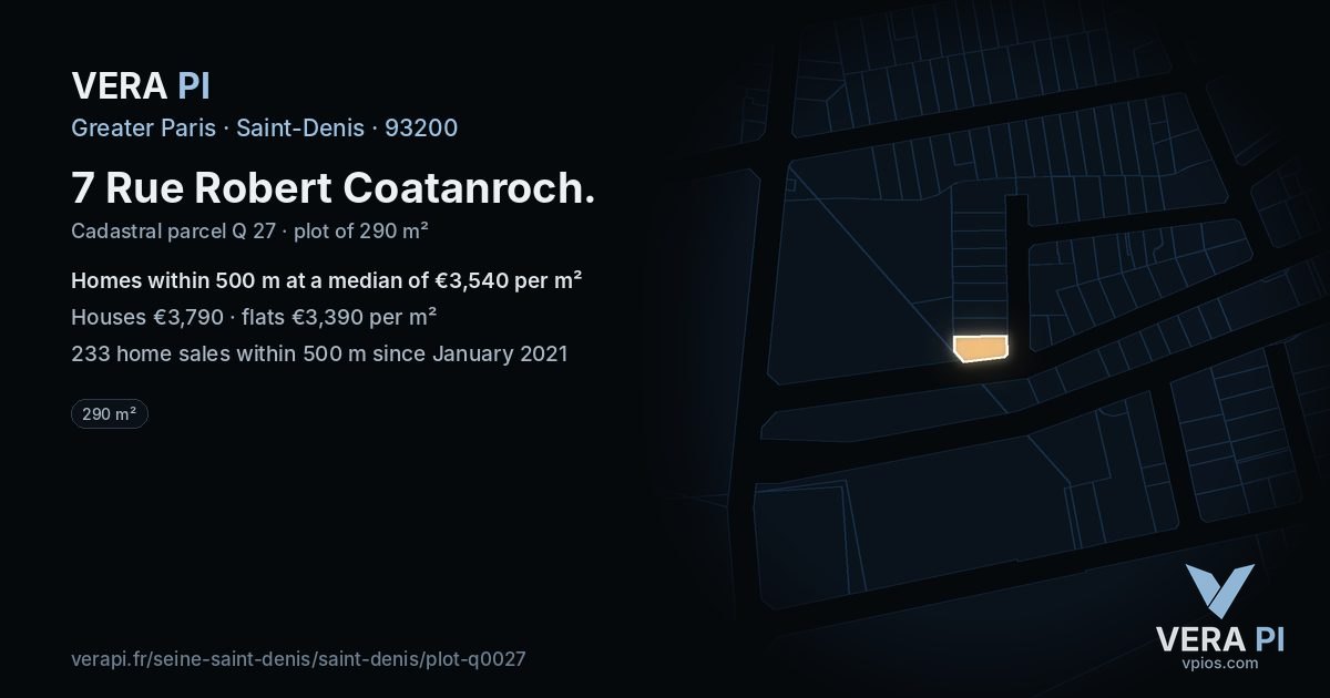 7 Rue Robert Coatanroch, Saint-Denis at night – the plot lit, the parcels around coloured by the prices near them