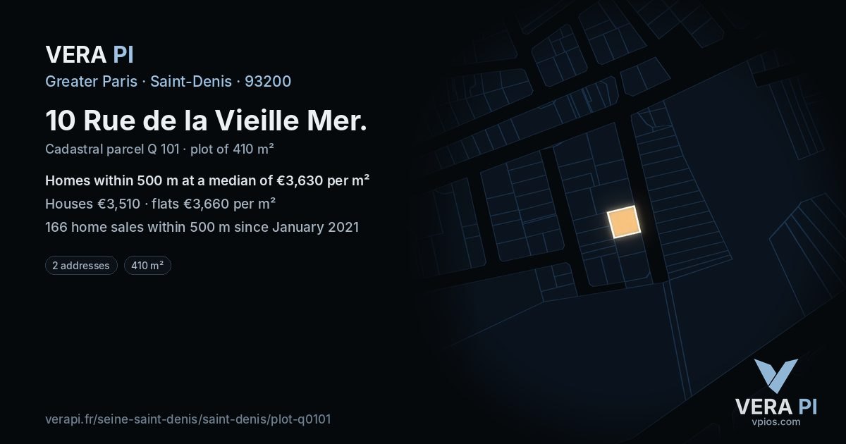 10 Rue de la Vieille Mer, Saint-Denis at night – the plot lit, the parcels around coloured by the prices near them