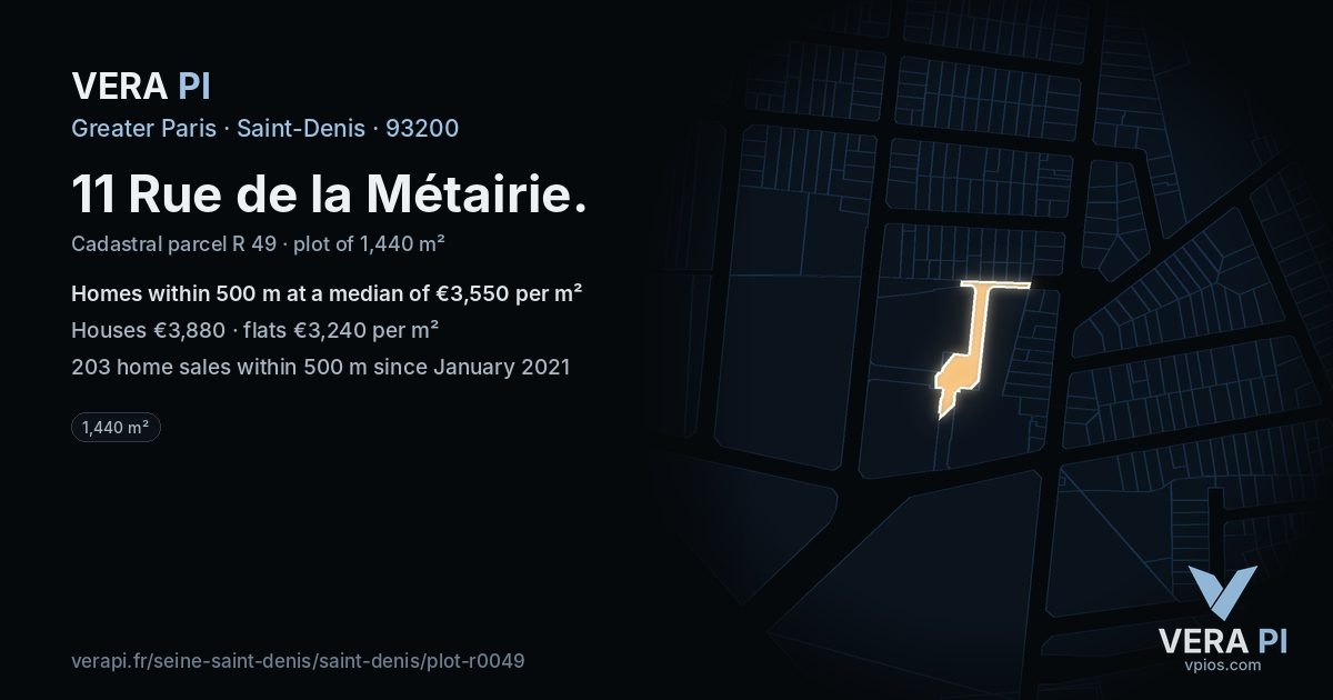 11 Rue de la Métairie, Saint-Denis at night – the plot lit, the parcels around coloured by the prices near them