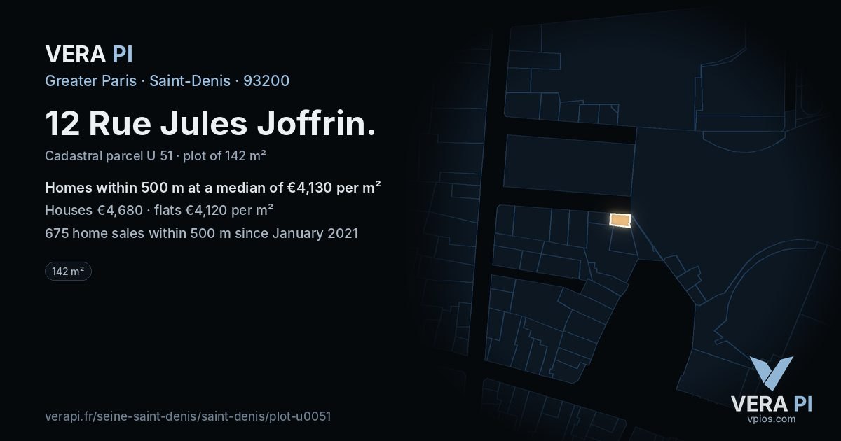 12 Rue Jules Joffrin, Saint-Denis at night – the plot lit, the parcels around coloured by the prices near them