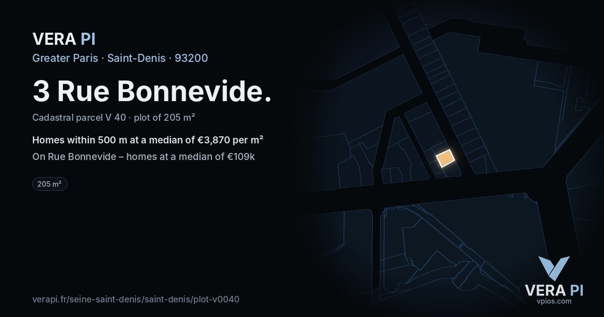 3 Rue Bonnevide, Saint-Denis at night – the plot lit, the parcels around coloured by the prices near them