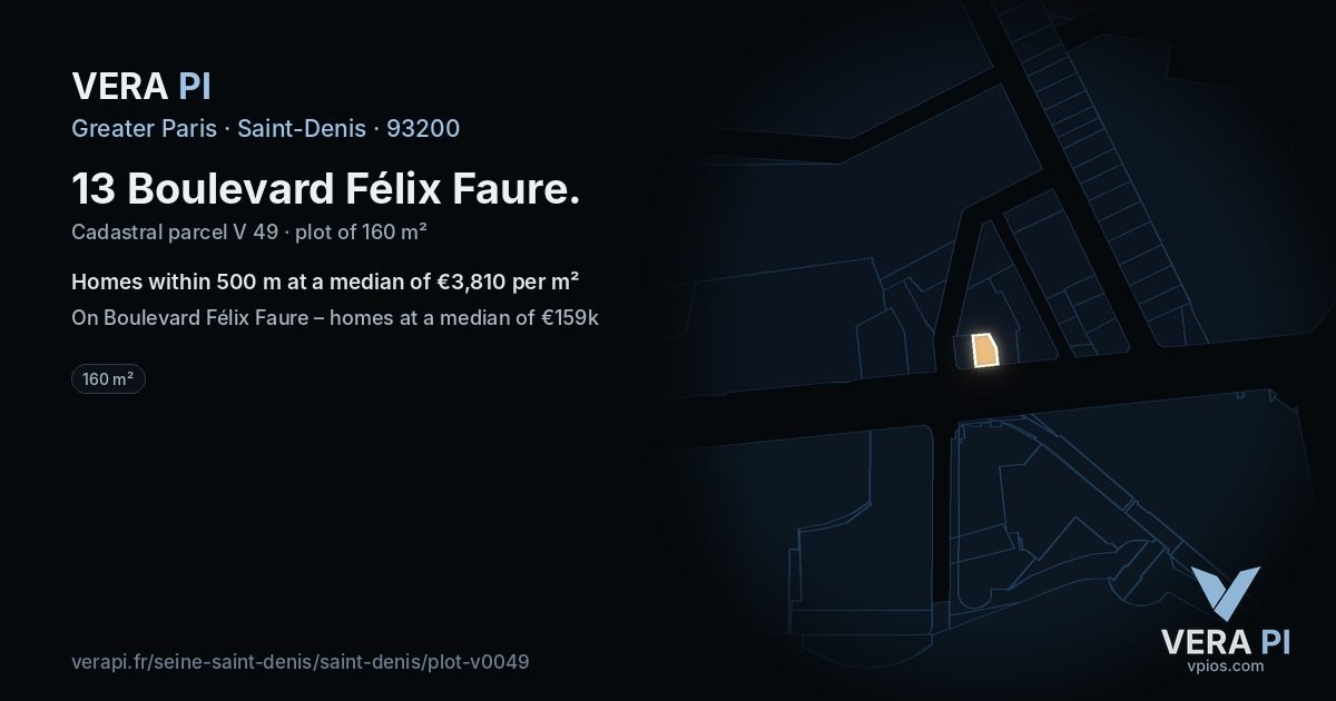 13 Boulevard Félix Faure, Saint-Denis at night – the plot lit, the parcels around coloured by the prices near them