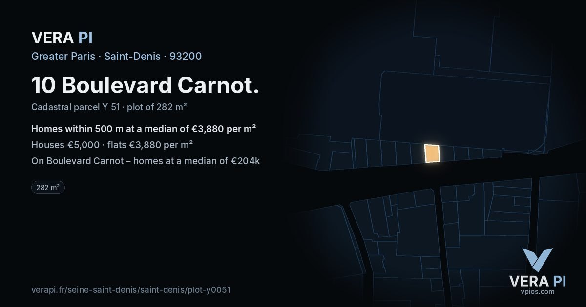 10 Boulevard Carnot, Saint-Denis at night – the plot lit, the parcels around coloured by the prices near them