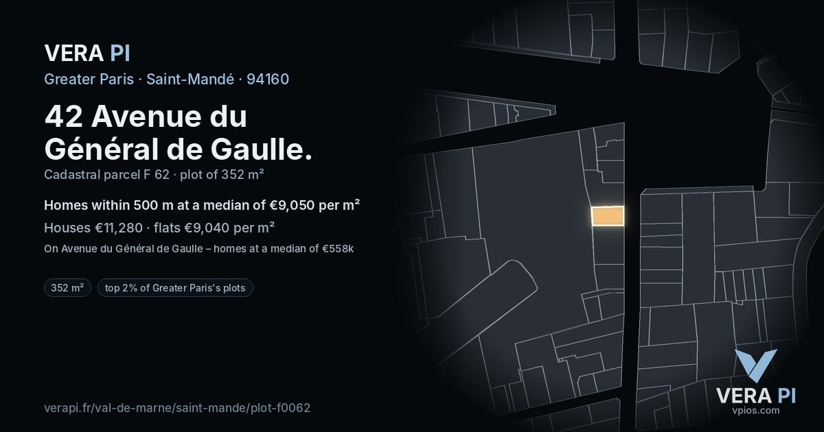 42 Avenue du Général de Gaulle, Saint-Mandé at night – the plot lit, the parcels around coloured by the prices near them