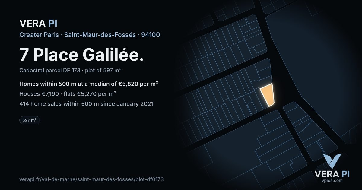 7 Place Galilée, Saint-Maur-des-Fossés at night – the plot lit, the parcels around coloured by the prices near them