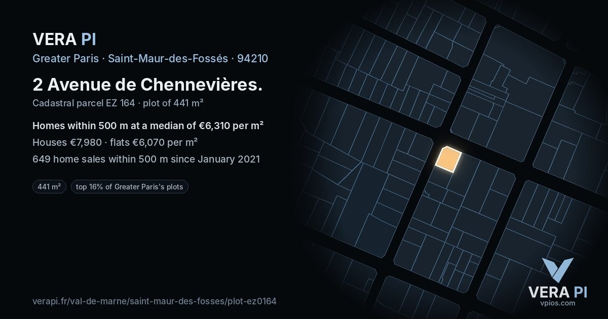 2 Avenue de Chennevières, Saint-Maur-des-Fossés at night – the plot lit, the parcels around coloured by the prices near them