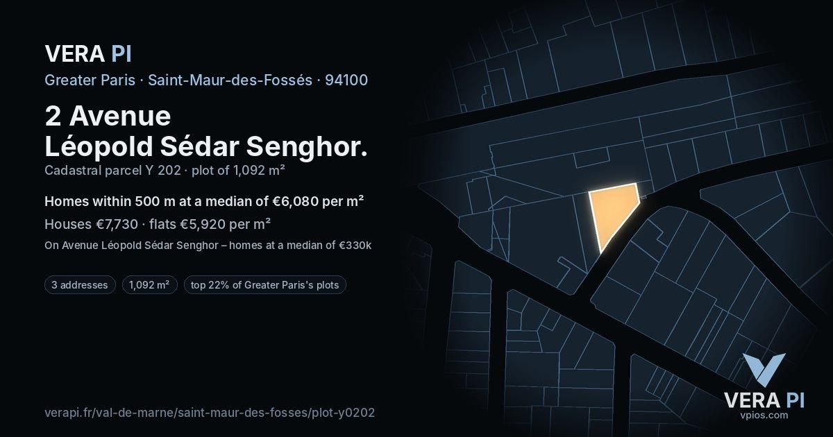 2 Avenue Léopold Sédar Senghor, Saint-Maur-des-Fossés at night – the plot lit, the parcels around coloured by the prices near them