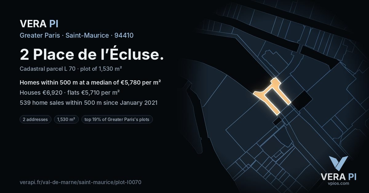 2 Place de l’Écluse, Saint-Maurice at night – the plot lit, the parcels around coloured by the prices near them
