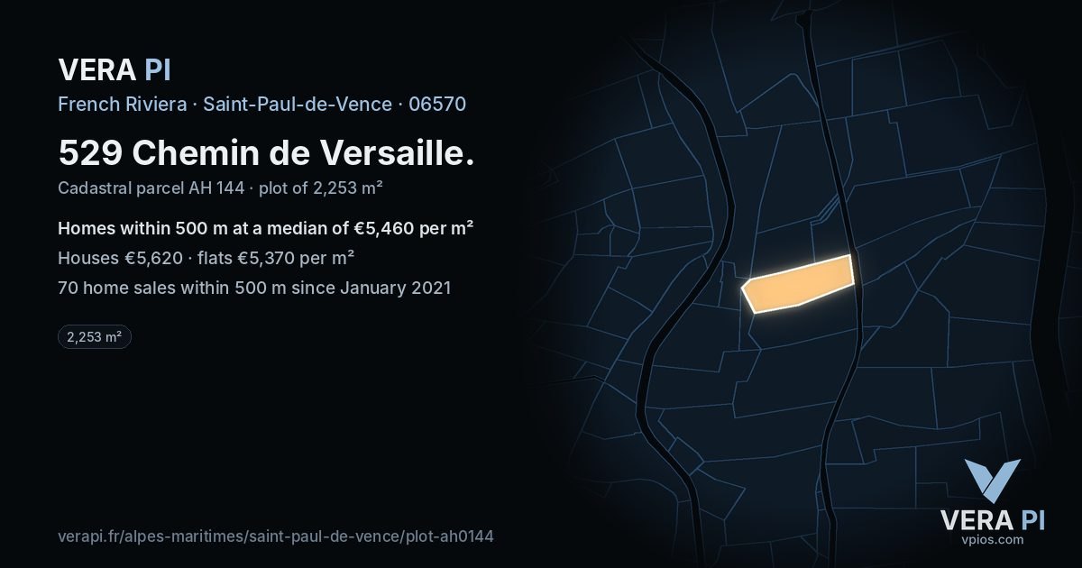 529 Chemin de Versaille, Saint-Paul-de-Vence at night – the plot lit, the parcels around coloured by the prices near them