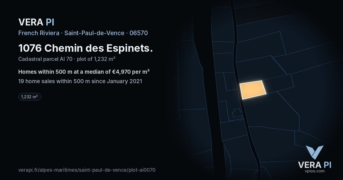 1076 Chemin des Espinets, Saint-Paul-de-Vence at night – the plot lit, the parcels around coloured by the prices near them