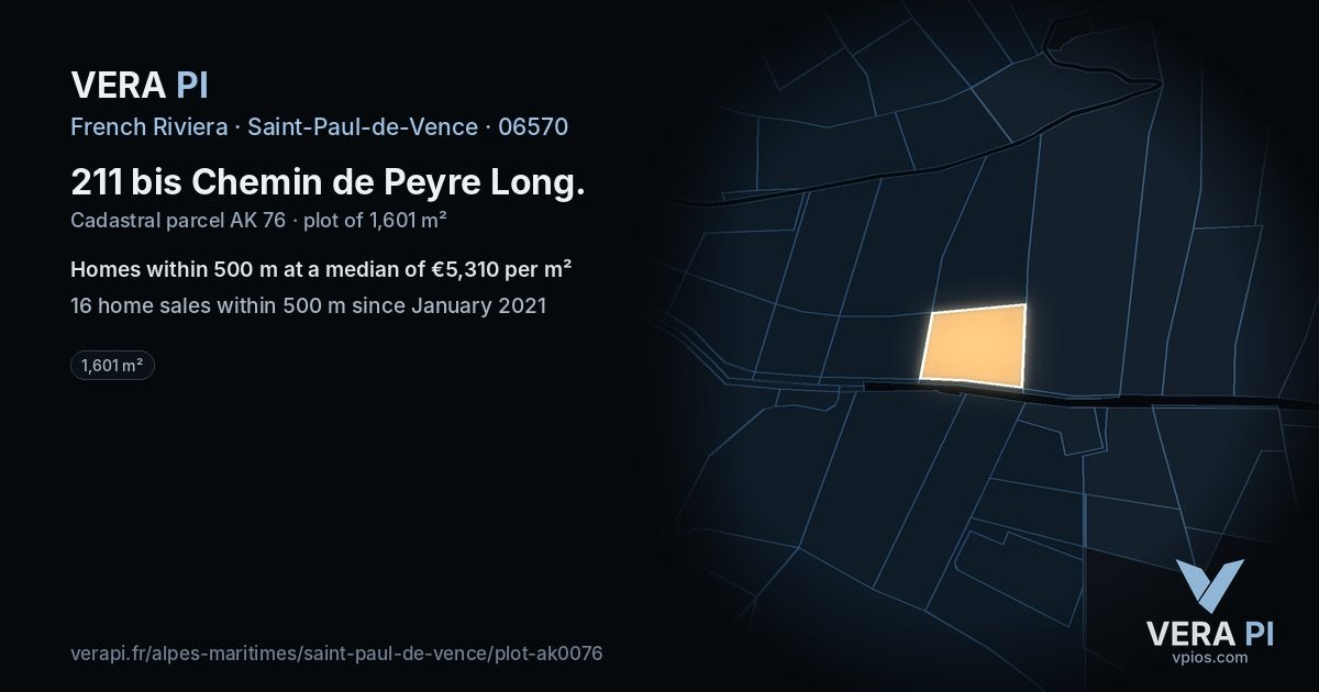 211 bis Chemin de Peyre Long, Saint-Paul-de-Vence at night – the plot lit, the parcels around coloured by the prices near them