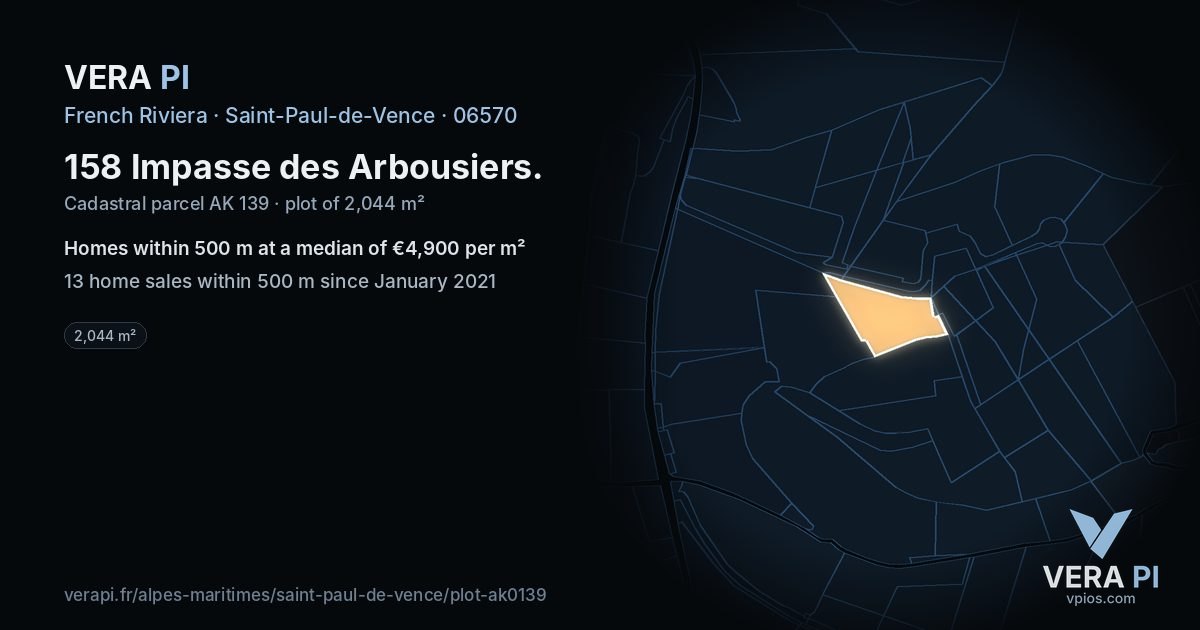 158 Impasse des Arbousiers, Saint-Paul-de-Vence at night – the plot lit, the parcels around coloured by the prices near them