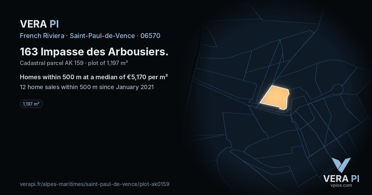163 Impasse des Arbousiers, Saint-Paul-de-Vence at night – the plot lit, the parcels around coloured by the prices near them