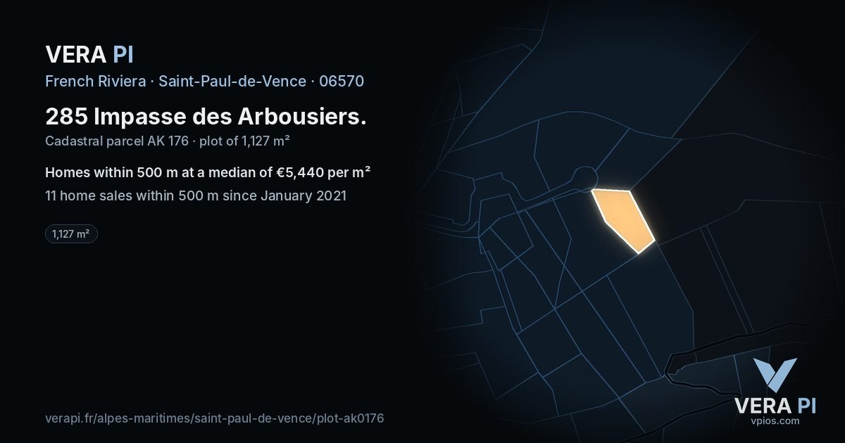 285 Impasse des Arbousiers, Saint-Paul-de-Vence at night – the plot lit, the parcels around coloured by the prices near them