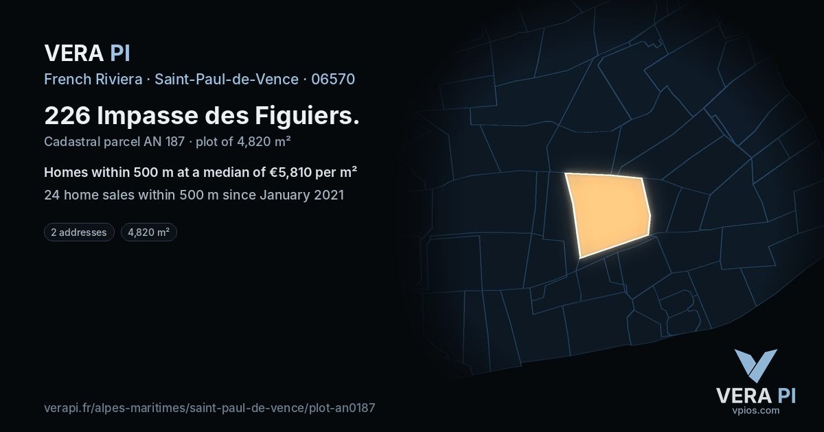226 Impasse des Figuiers, Saint-Paul-de-Vence at night – the plot lit, the parcels around coloured by the prices near them