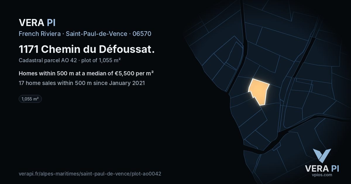 1171 Chemin du Défoussat, Saint-Paul-de-Vence at night – the plot lit, the parcels around coloured by the prices near them