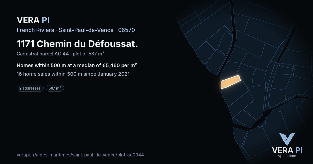 1171 Chemin du Défoussat, Saint-Paul-de-Vence at night – the plot lit, the parcels around coloured by the prices near them
