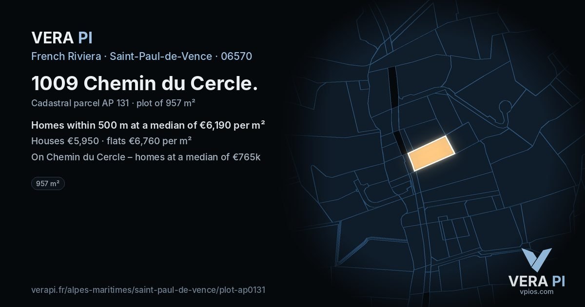 1009 Chemin du Cercle, Saint-Paul-de-Vence at night – the plot lit, the parcels around coloured by the prices near them