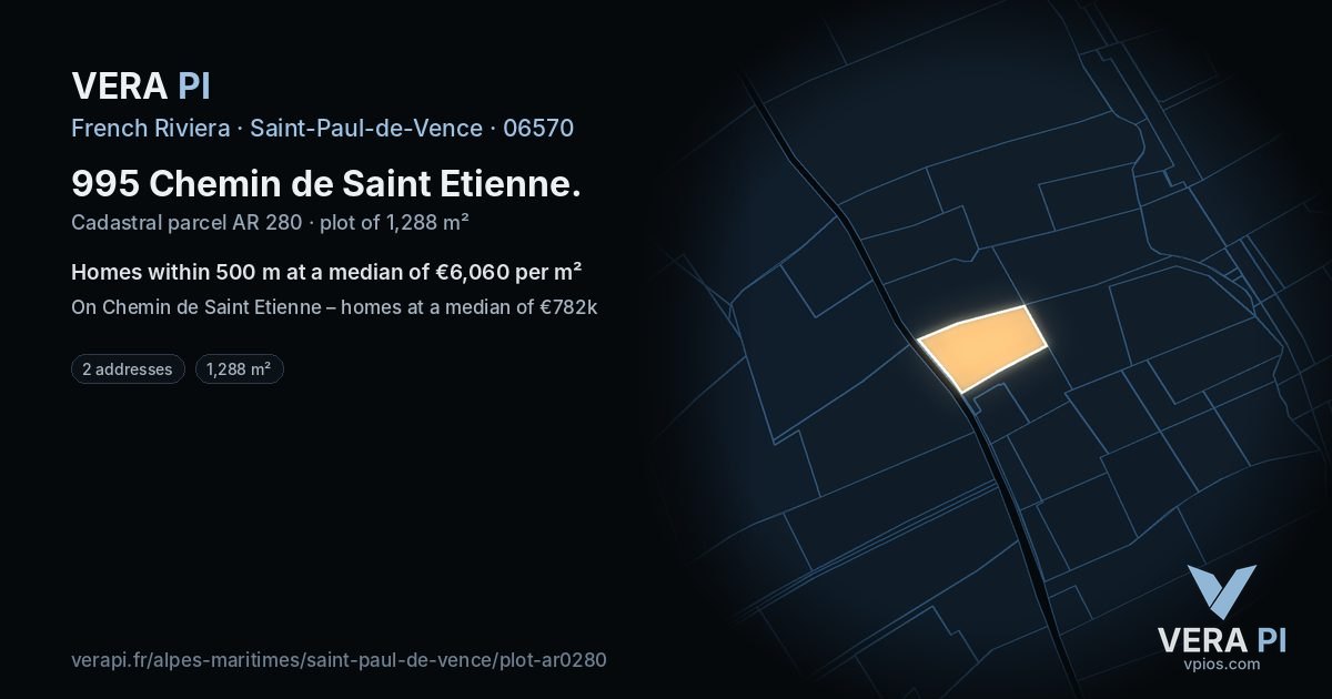 995 Chemin de Saint Etienne, Saint-Paul-de-Vence at night – the plot lit, the parcels around coloured by the prices near them