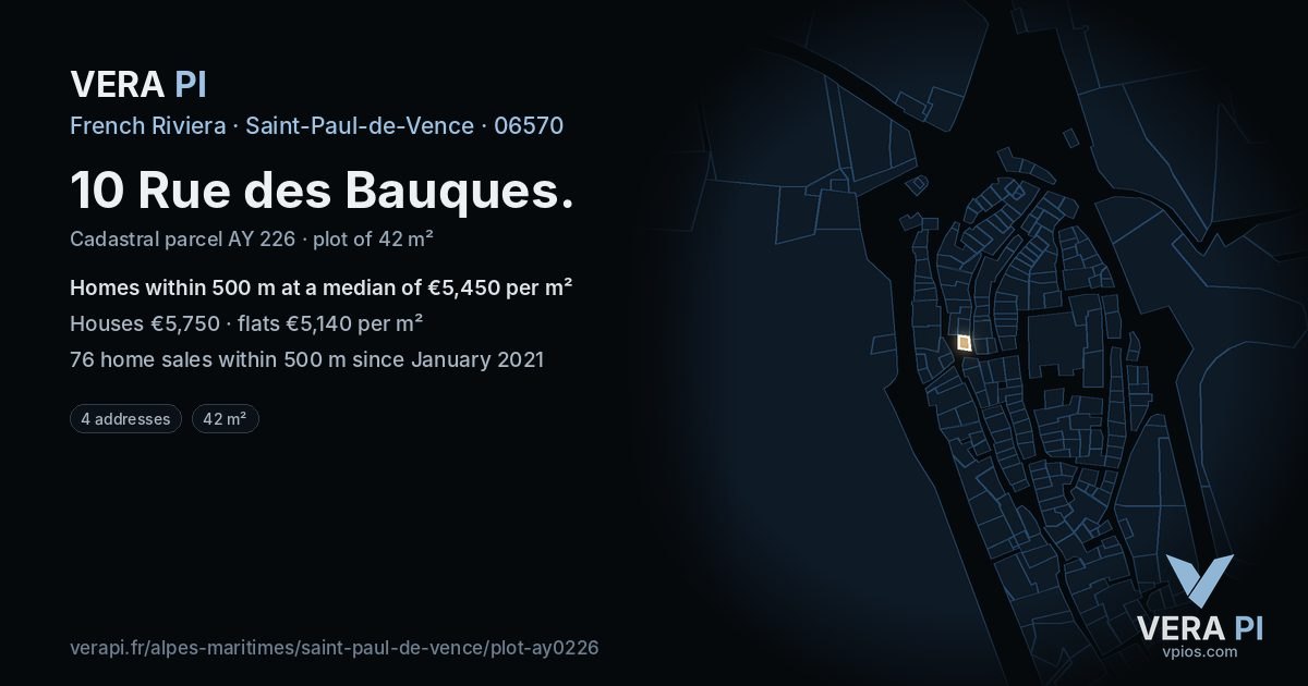 10 Rue des Bauques, Saint-Paul-de-Vence at night – the plot lit, the parcels around coloured by the prices near them