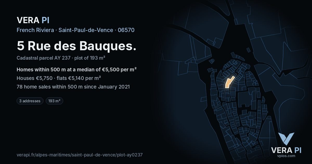 5 Rue des Bauques, Saint-Paul-de-Vence at night – the plot lit, the parcels around coloured by the prices near them