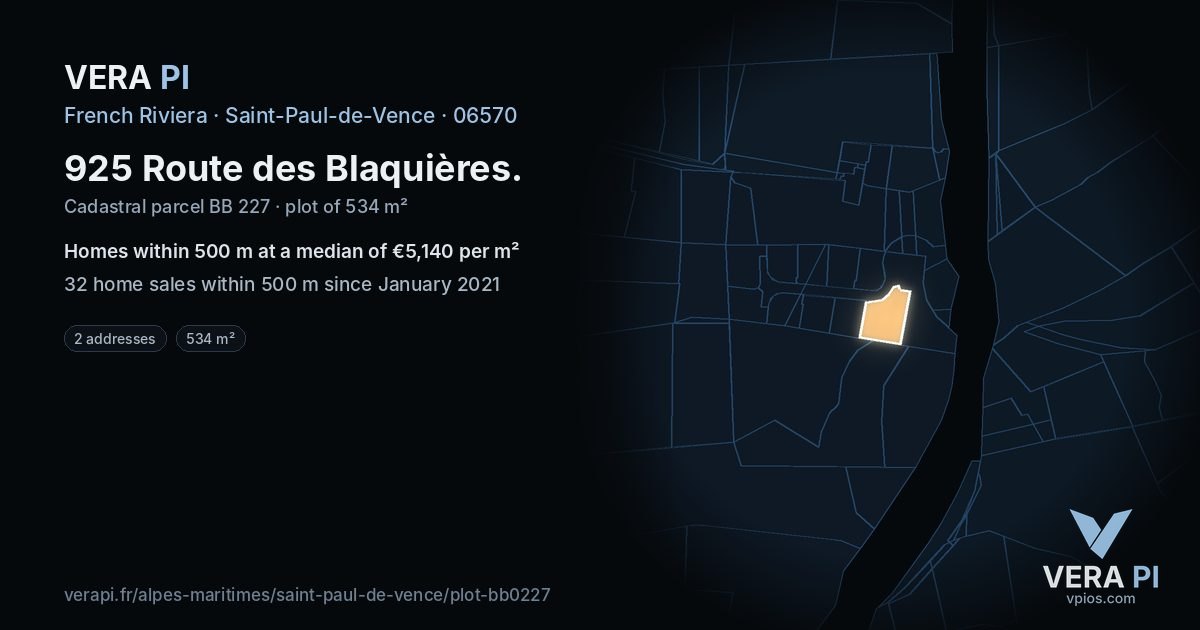 925 Route des Blaquières, Saint-Paul-de-Vence at night – the plot lit, the parcels around coloured by the prices near them